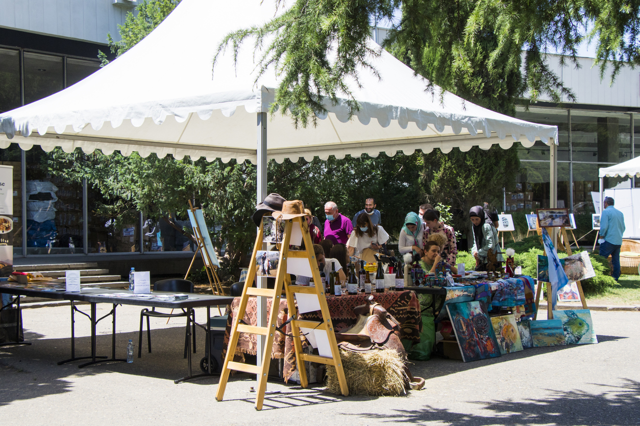 Un gazebo personalizzato per partecipare ai mercatini